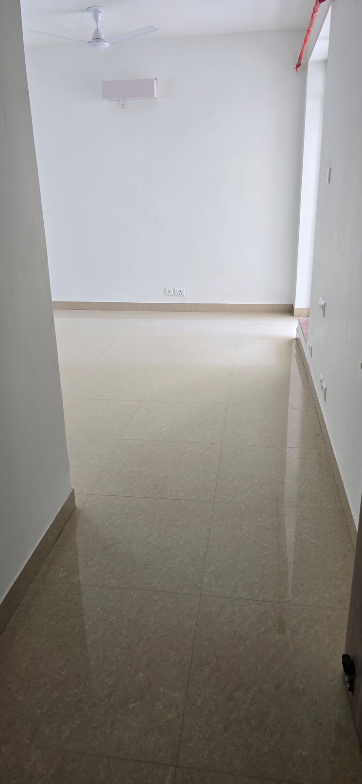 Room, sector 19b dwarka 3 Bedroom 2100 Sq.Ft. Apartment In Sector 19b Dwarka Delhi 8702975