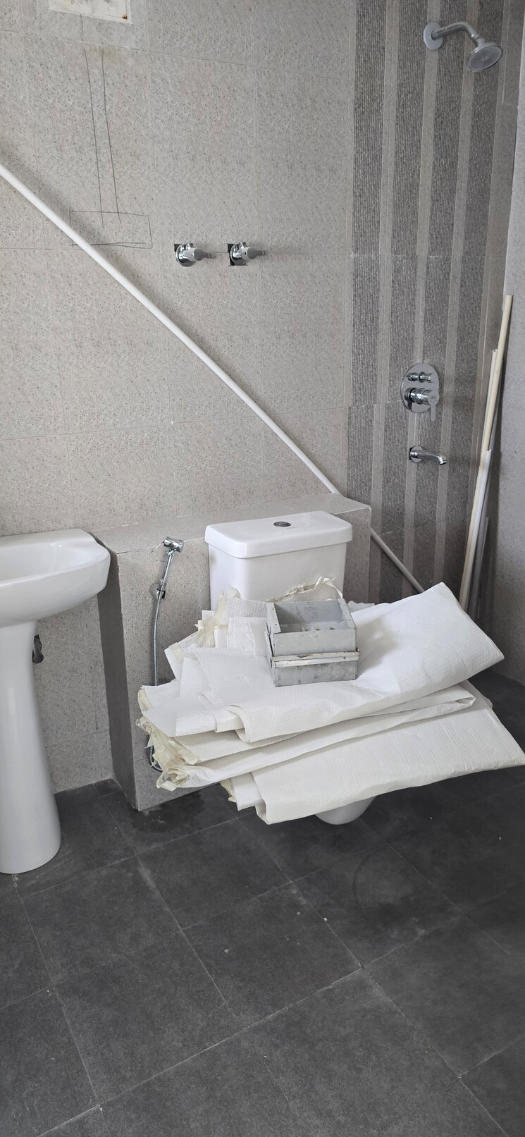 Bathroom, sector 19b dwarka 3 Bedroom 2100 Sq.Ft. Apartment In Sector 19b Dwarka Delhi 8702975