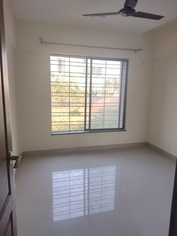 Room in 3 BHK Apartment at Godrej Boulevard, Manjari – for Rent
