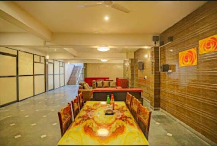 Room, sector 70 Pg For Boys & Girls In Sector 70 8702998