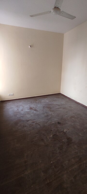 Room in 3 BHK Apartment at BPTP Park Elite Premium, Sector 84 – for Rent