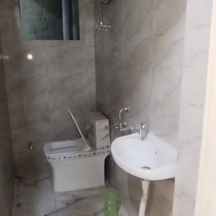 Bathroom, sector 87 2 Bedroom 585 Sq.Ft. Builder Floor In Sector 87 Noida 8703022