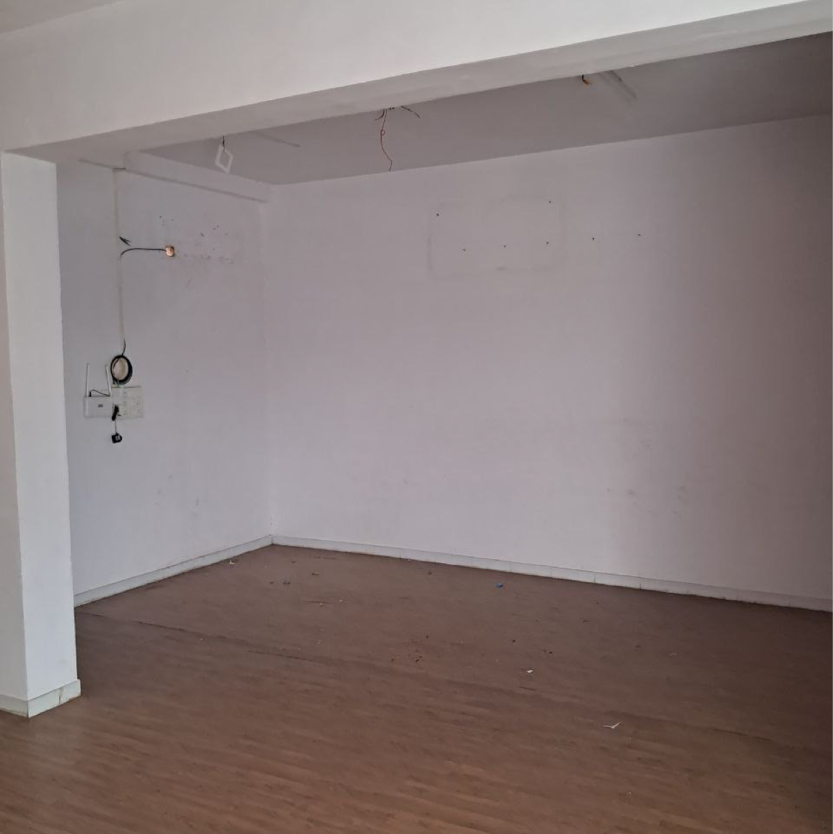 Showroom For Rent in Pntc