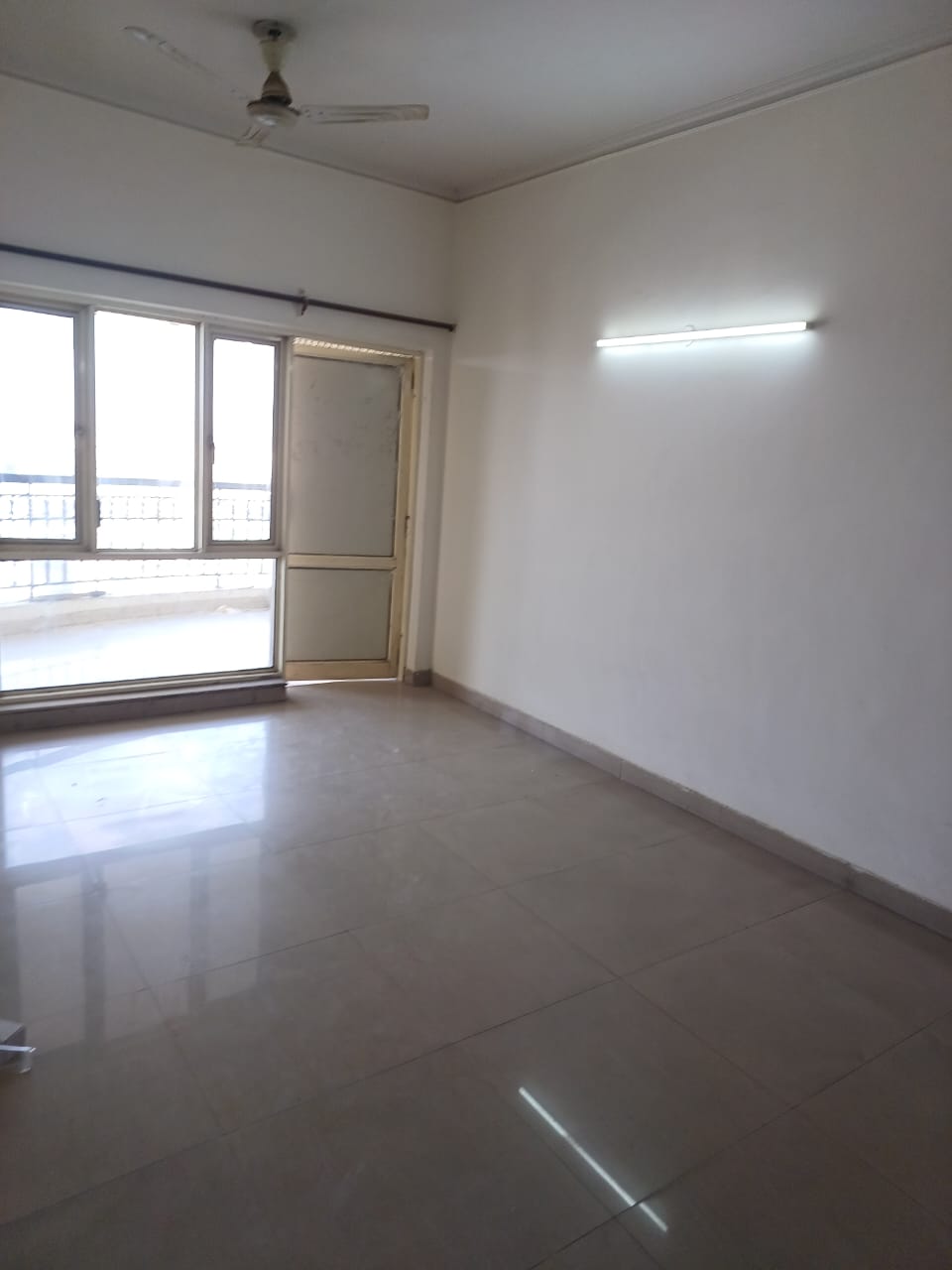 2 BHK Apartment For Sale in Supertech Icon