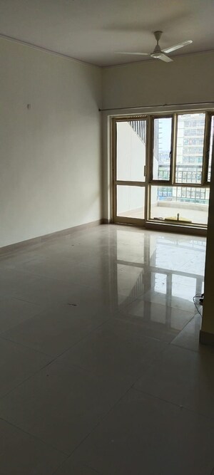 Room in 2 BHK Apartment at Supertech Icon, Ahinsa Khand 2 – for Sale