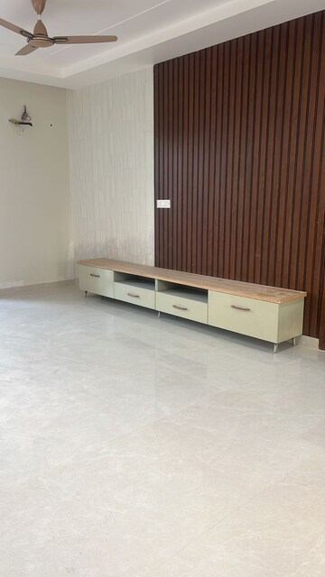 3 BHK Builder Floor For Sale in Sushant Lok I