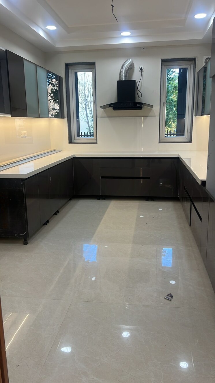 Kitchen, sushant lok i 3 Bedroom 215 Sq.Yd. Builder Floor In Sushant Lok I Gurgaon 8703073