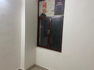 Furnished Amenities in 2 BHK Builder Floor at Sector 33 – for Sale