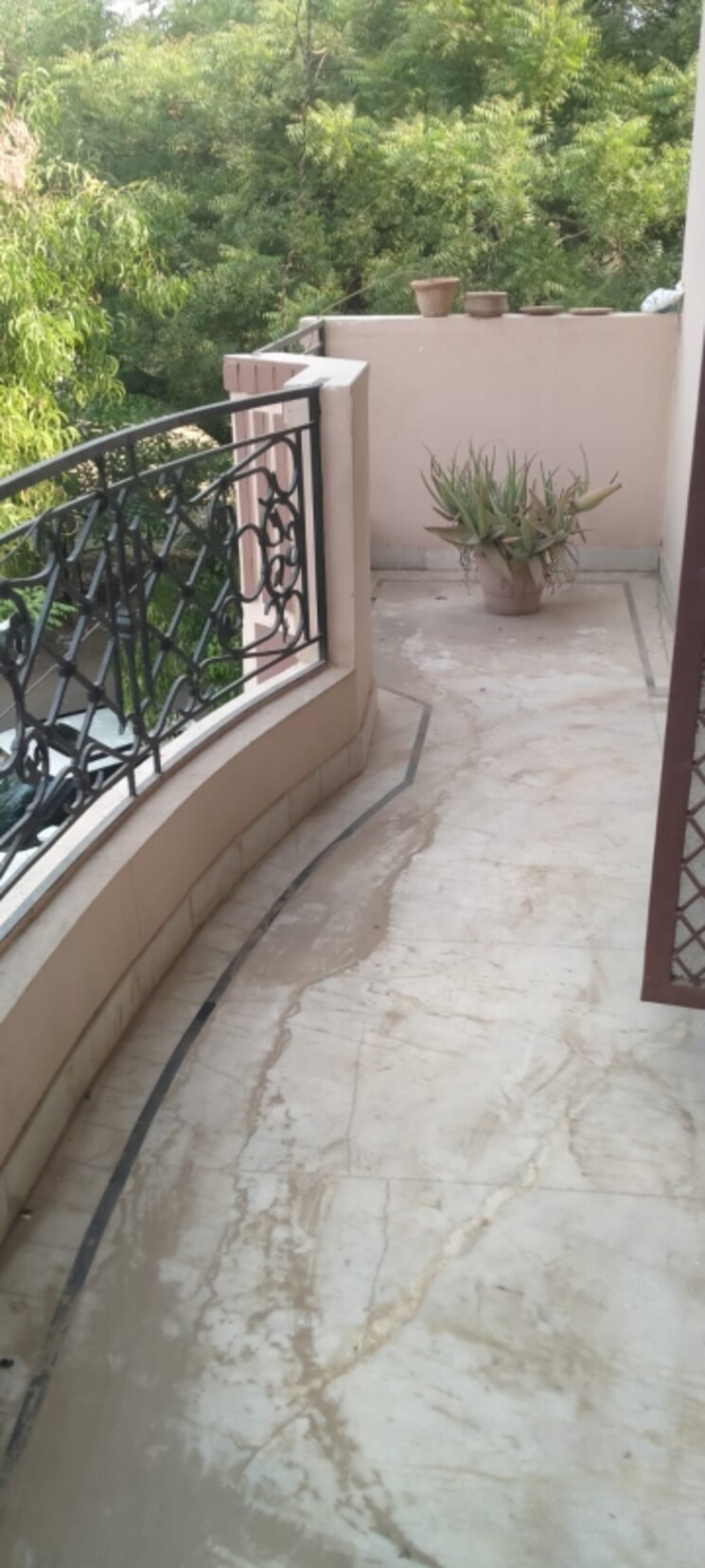 Balcony, south city 1 2 Bedroom 160 Sq.Yd. Builder Floor In South City 1 Gurgaon 8703159