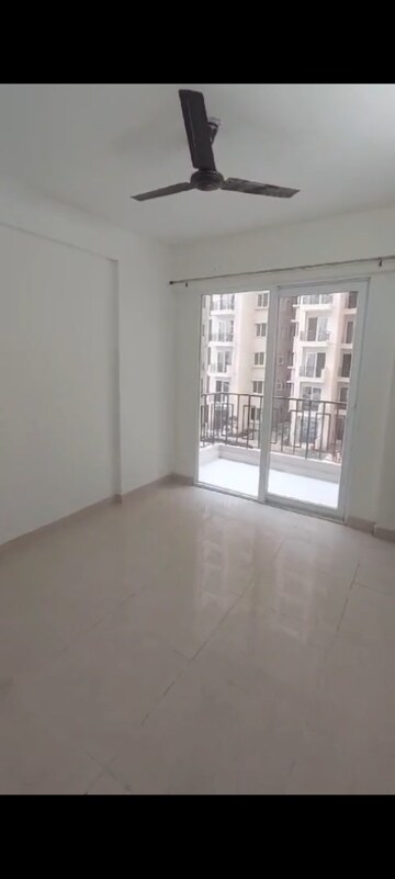 Room in 2 BHK Apartment at Signature Global Orchard Avenue, Sector 93 – for Rent