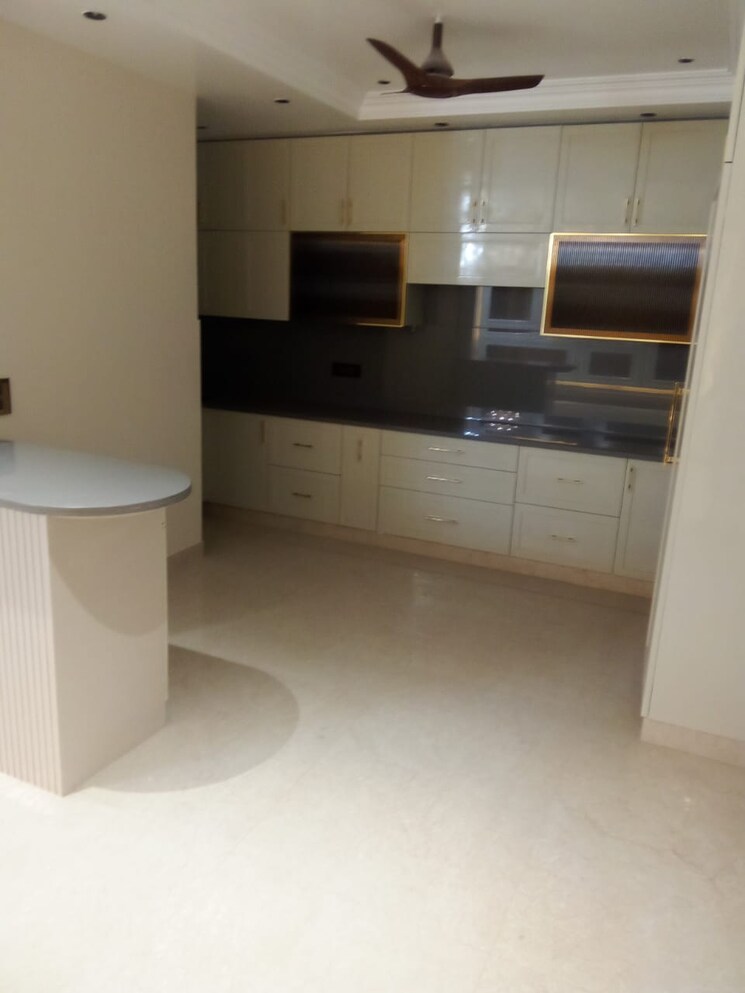 Kitchen, aman-plaza 3 Bedroom 112 Sq.Mt. Builder Floor In Shakti Khand iv Ghaziabad 8703204