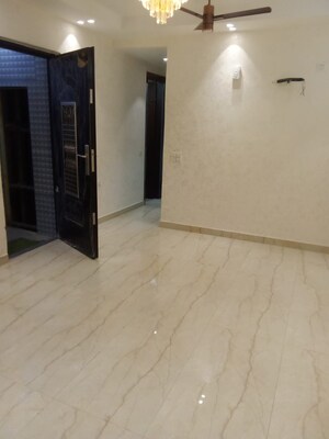 Room in 3 BHK Builder Floor at Aman Plaza, Shakti Khand iv – for Sale