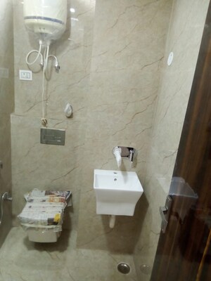 Bathroom in 3 BHK Builder Floor at Aman Plaza, Shakti Khand iv – for Sale
