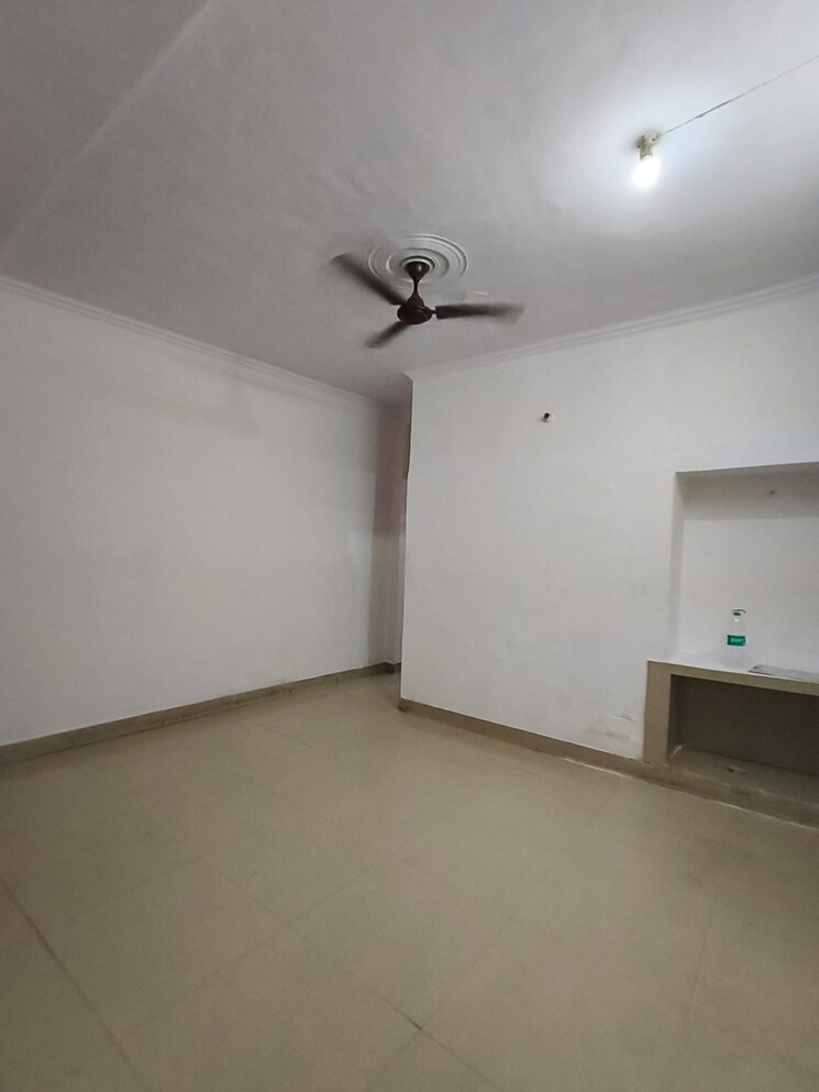 Room, vaishali sector 5 2 Bedroom 860 Sq.Ft. Builder Floor In Vaishali Sector 5 Ghaziabad 8703418