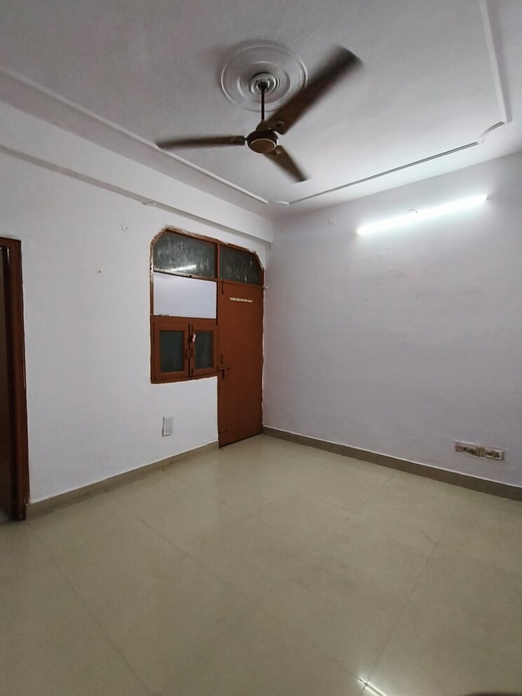 Room, vaishali sector 5 2 Bedroom 860 Sq.Ft. Builder Floor In Vaishali Sector 5 Ghaziabad 8703418