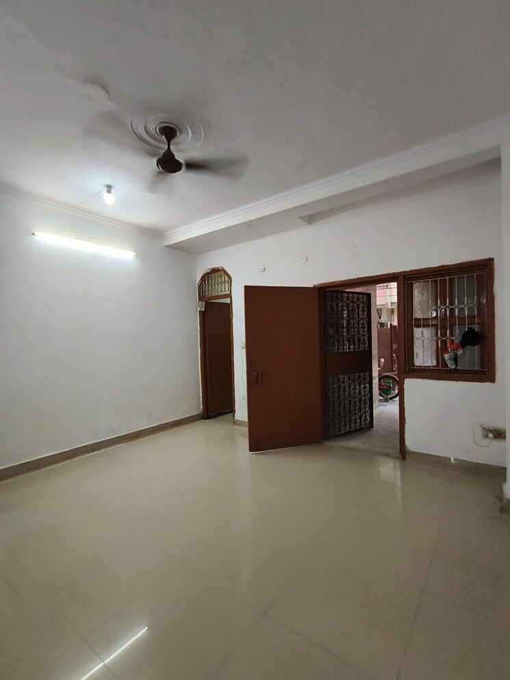 Room, vaishali sector 5 2 Bedroom 860 Sq.Ft. Builder Floor In Vaishali Sector 5 Ghaziabad 8703418