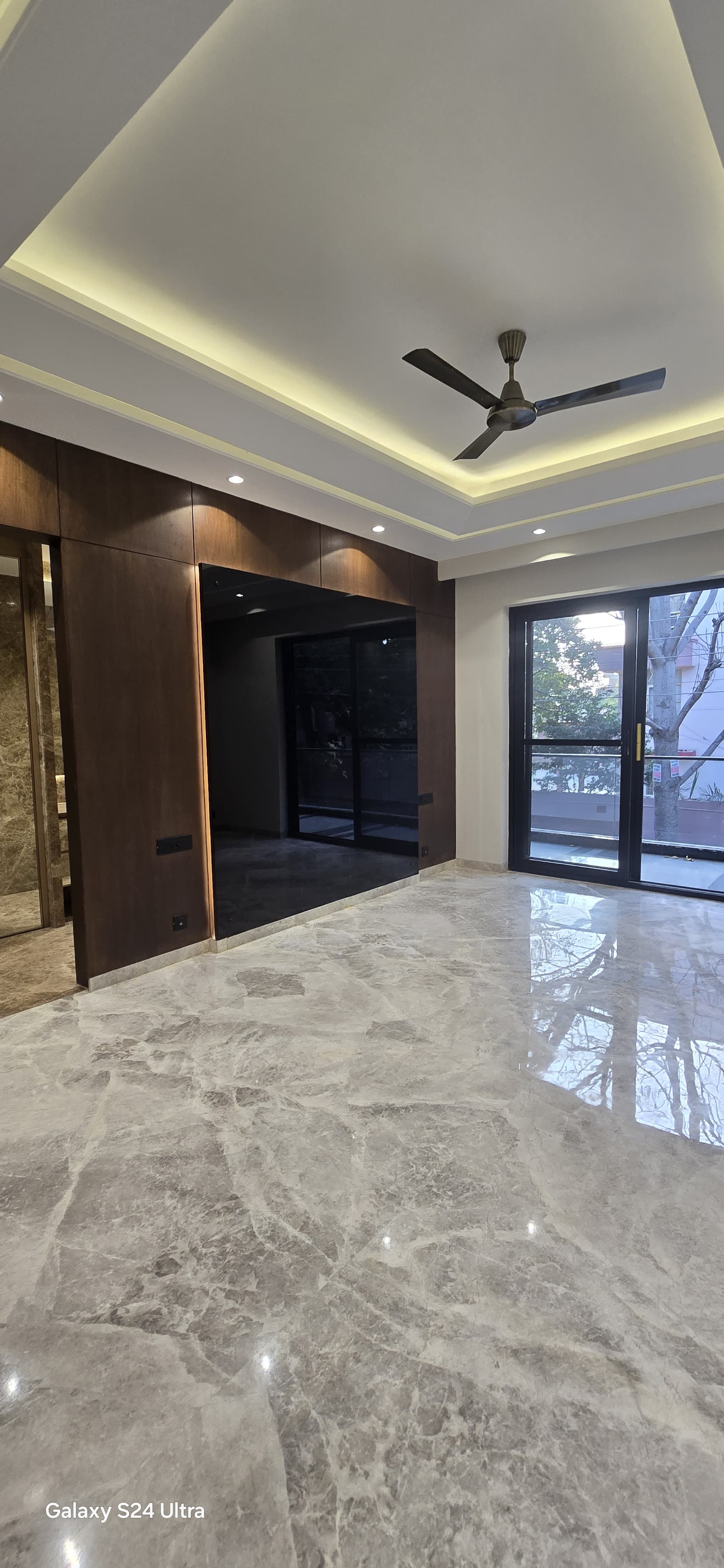 3 BHK + Servant Room,Extra Room 2700 Sq.Ft. Builder Floor in BPTP Amstoria Country Floor