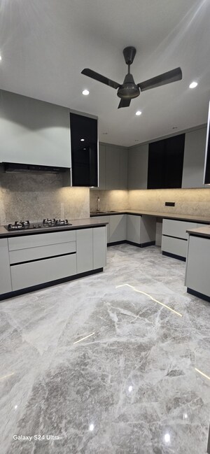 Kitchen in 3 BHK Builder Floor at BPTP Amstoria Country Floor, Sector 102 – for Sale