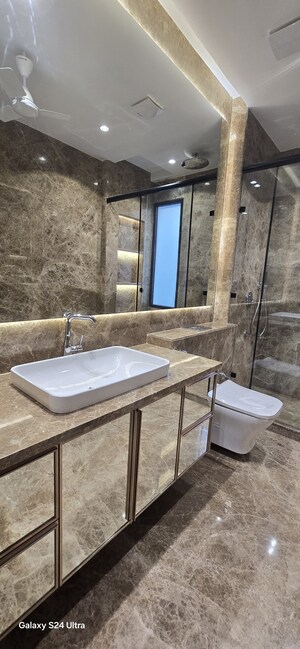 Bathroom in 3 BHK Builder Floor at BPTP Amstoria Country Floor, Sector 102 – for Sale