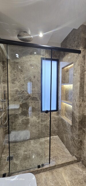 Building Lobby in 3 BHK Builder Floor at BPTP Amstoria Country Floor, Sector 102 – for Sale