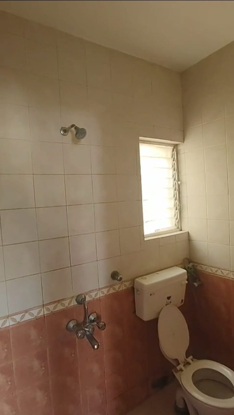 Bathroom, yash-classic 2 Bedroom 1000 Sq.Ft. Apartment In Pashan Sus Road Pune 8703412