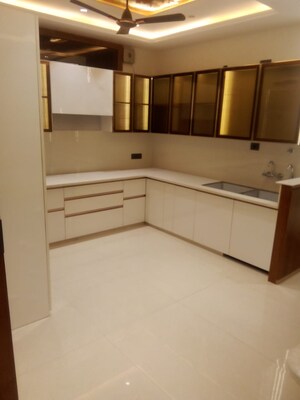 Room in 4 BHK Builder Floor at Omaxe Park Plaza, Shakti Khand 2 – for Sale