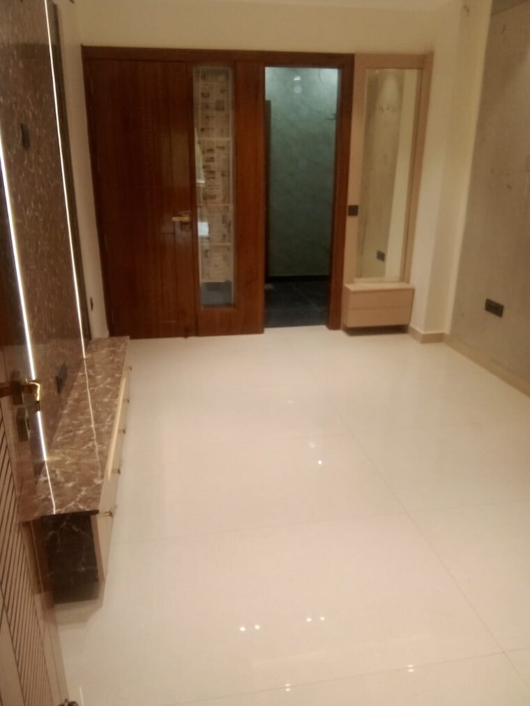 Room, omaxe-park-plaza 4 Bedroom 175 Sq.Mt. Builder Floor In Shakti Khand 2 Ghaziabad 8703437