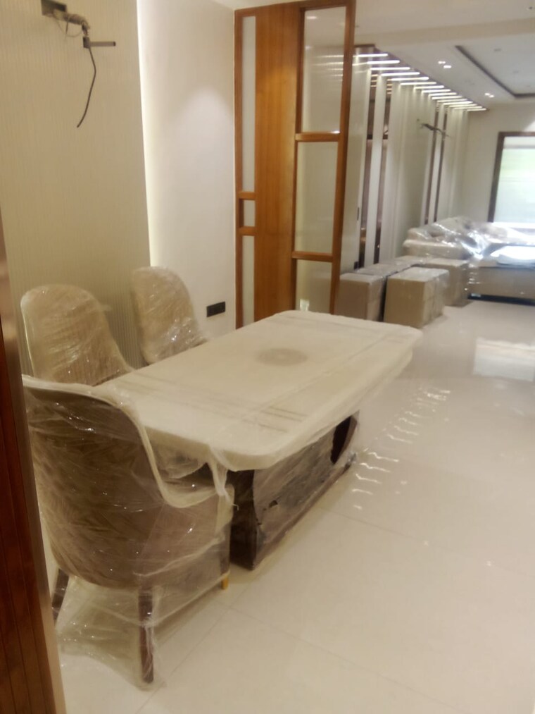 Bathroom, omaxe-park-plaza 4 Bedroom 175 Sq.Mt. Builder Floor In Shakti Khand 2 Ghaziabad 8703437