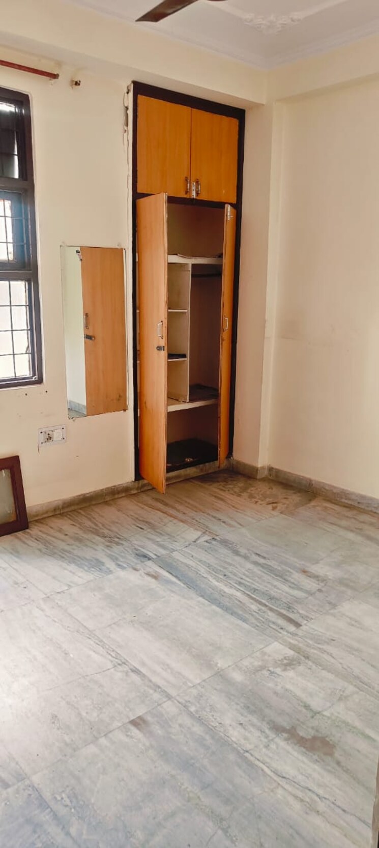 Room, vaishali sector 6 1 Bedroom 500 Sq.Ft. Builder Floor In Vaishali Sector 6 Ghaziabad 8703456
