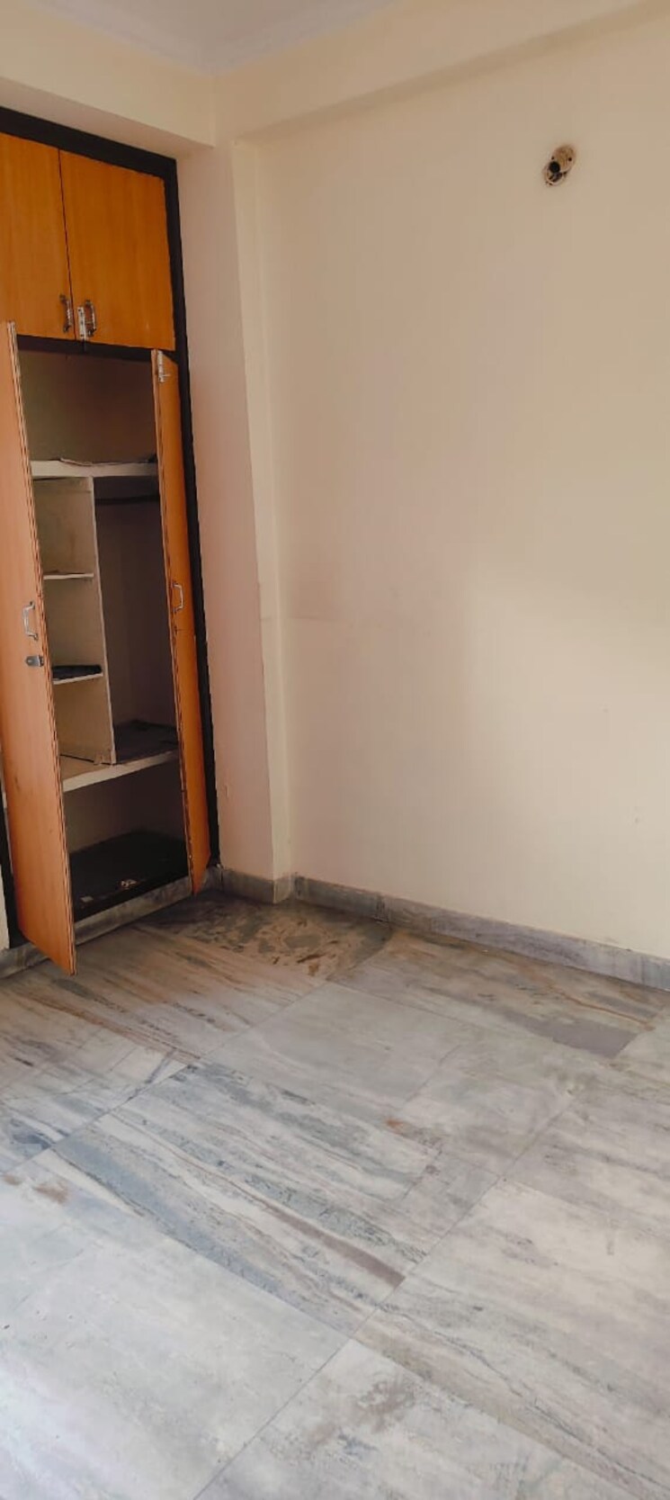 Room, vaishali sector 6 1 Bedroom 500 Sq.Ft. Builder Floor In Vaishali Sector 6 Ghaziabad 8703456