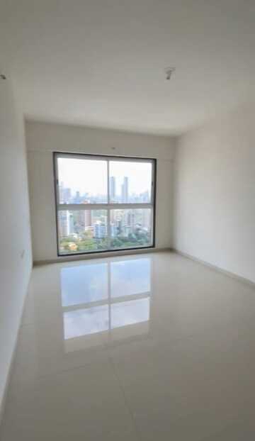 Room in 3 BHK Apartment at Runwal Nirvana, Parel – for Rent