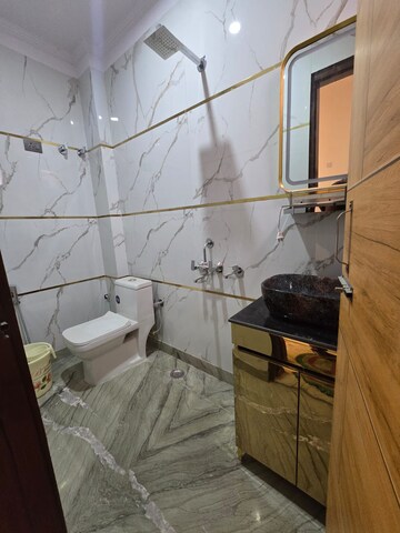 Bathroom in 2.5 BHK Builder Floor at Laxmi Nagar – for Sale