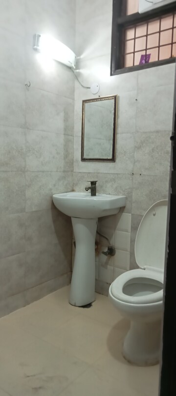 Attached Bathroom in 2 BHK Builder Floor at Panchsheel Vihar – for Rent