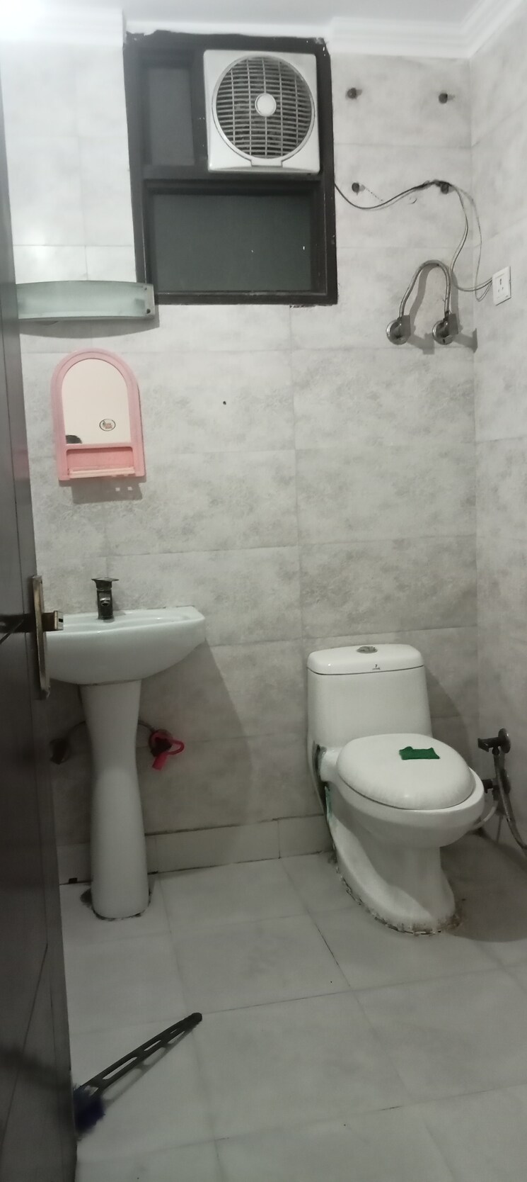 Bathroom, panchsheel vihar 2 Bedroom 750 Sq.Ft. Builder Floor In Panchsheel Vihar Delhi 8703995