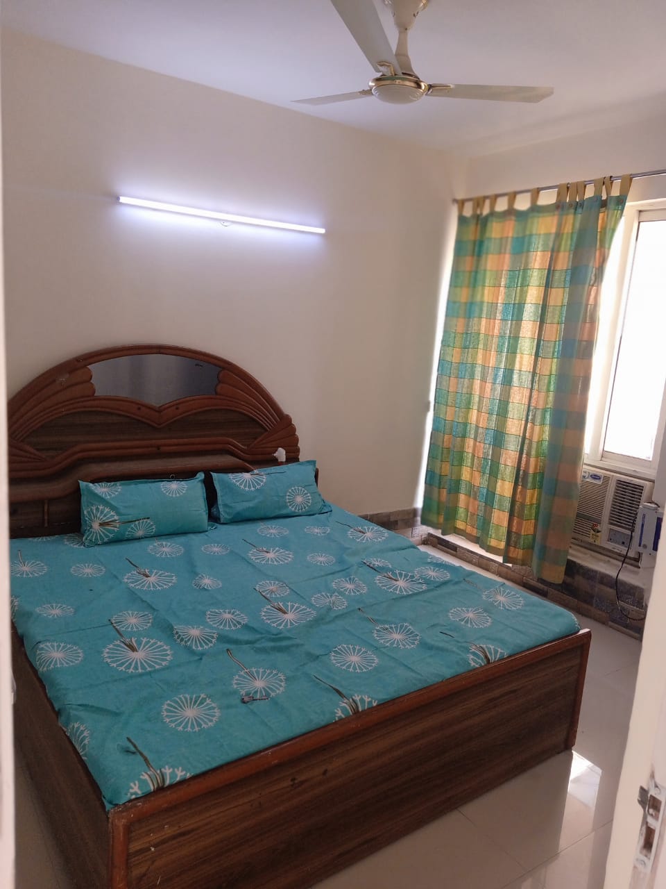 2 BHK Apartment For Rent in Jaypee Greens Kosmos