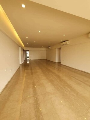 Room in 4 BHK Apartment at K Hemani Bay View, Andheri West – for Sale