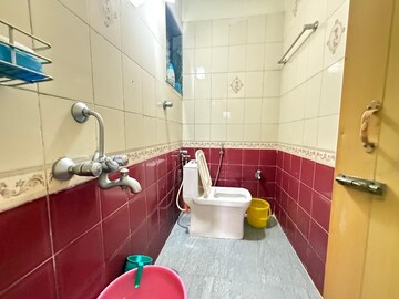 Bathroom in 2 BHK Apartment at Seawoods – for Rent