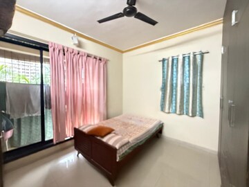 Bedroom in 2 BHK Apartment at Seawoods – for Rent