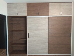 Room in 2 BHK Apartment at Shriram Luxor, Hennur Road – for Sale