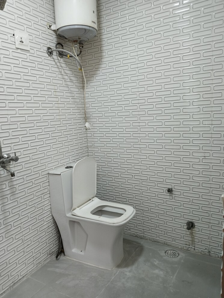 Bathroom, panchsheel vihar 3 Bedroom 1150 Sq.Ft. Apartment In Panchsheel Vihar Delhi 8703803