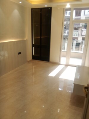 Room in 3 BHK Builder Floor at Smart Lane, Niti Khand – for Sale