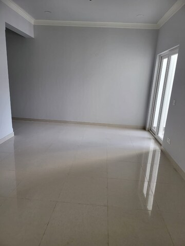 Room in 3 BHK Apartment at Central Park Flower Valley Aqua Front Towers, Sohna Sector 33 – for Rent