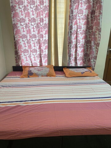 Bedroom in 4 BHK Builder Floor at Migsun Delta Street, Delta Ii Greater Noida – for Rent