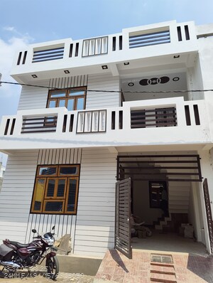 3 BHK Independent House For Sale in Jankipuram Extension
