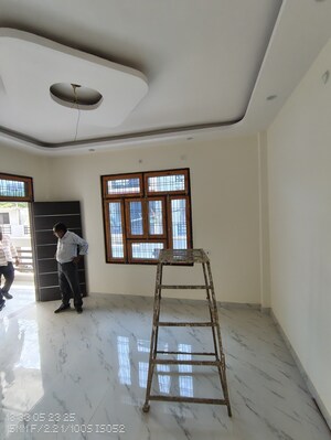 Room in 3 BHK Independent House at Jankipuram Extension – for Sale