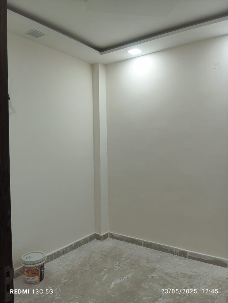 Room, rohini sector 25 1 Bedroom 450 Sq.Ft. Builder Floor In Rohini Sector 25 Delhi 8704015