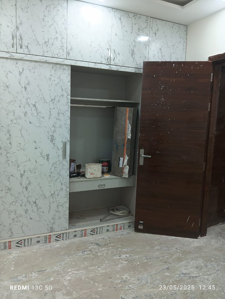 Room, rohini sector 25 1 Bedroom 450 Sq.Ft. Builder Floor In Rohini Sector 25 Delhi 8704015