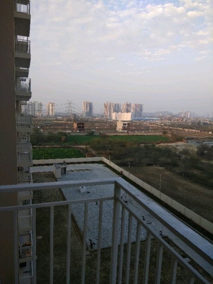 Balcony, suncity-avenue-102 2 Bedroom 632 Sq.Ft. Apartment In Sector 102 Gurgaon 8704045