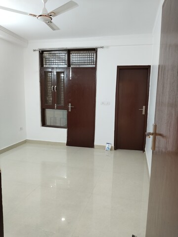 Room in 2 BHK Apartment at Panchsheel Vihar – for Rent