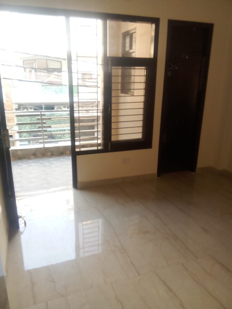 Room, smart-lane 3 Bedroom 112 Sq.Mt. Builder Floor In Niti Khand Ghaziabad 8704163